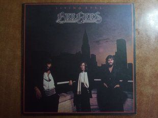 Bee Gees &ndash; Living Eyes 90368 фото
