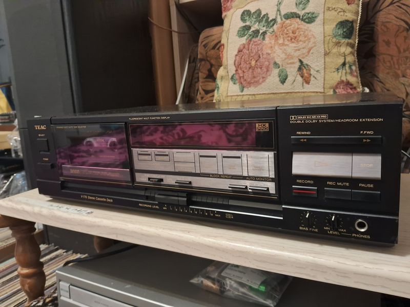 Teac V-770 1038 фото