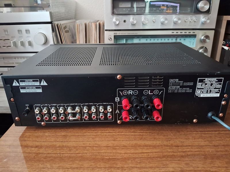 Pioneer A-335  інтегральний стереопідсилювач  1096 фото
